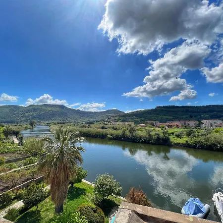 Holiday home Exclusive Riverside House In The Center Of - Private Garden And Parking
