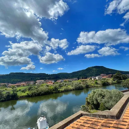 Exclusive Riverside House In The Center Of - Private Garden And Parking