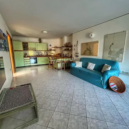 Exclusive Riverside House In The Center Of - Private Garden And Parking