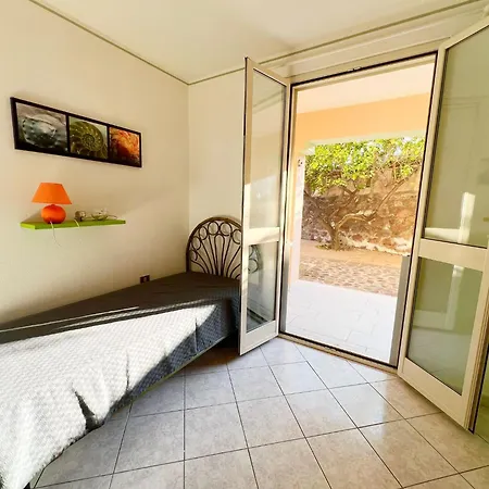 Hébergement de vacances Exclusive Riverside House In The Center Of - Private Garden And Parking