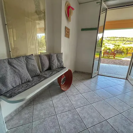 Exclusive Riverside House In The Center Of - Private Garden And Parking