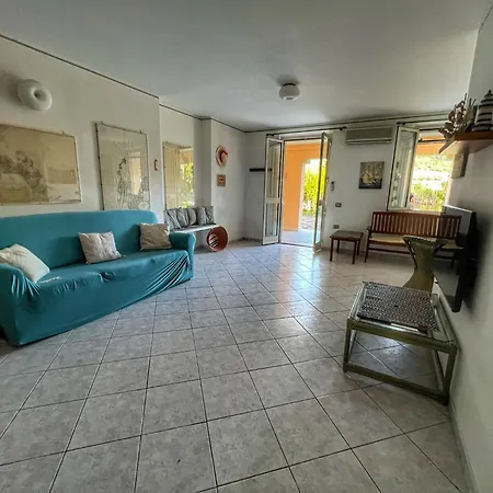 Exclusive Riverside House In The Center Of - Private Garden And Parking