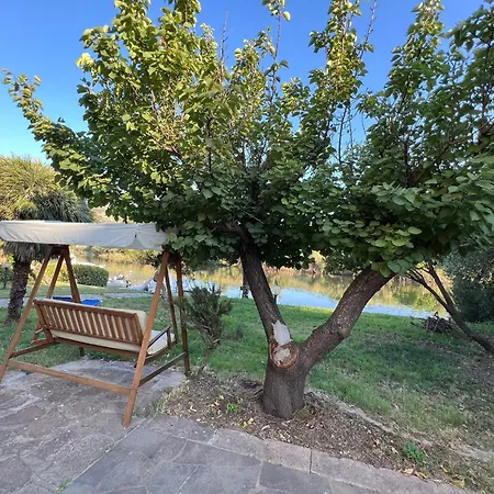 Hébergement de vacances Exclusive Riverside House In The Center Of - Private Garden And Parking