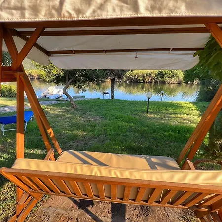 Holiday home Exclusive Riverside House In The Center Of - Private Garden And Parking