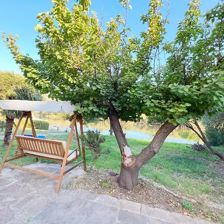 Exclusive Riverside House In The Center Of - Private Garden And Parking