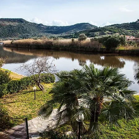 Exclusive Riverside House In The Center Of - Private Garden And Parking