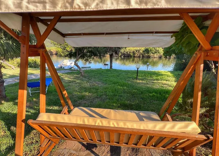 Hébergement de vacances Exclusive Riverside House In The Center Of - Private Garden And Parking
