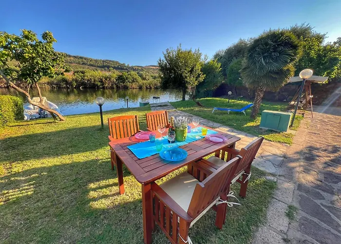 Exclusive Riverside House In The Center Of - Private Garden And Parking