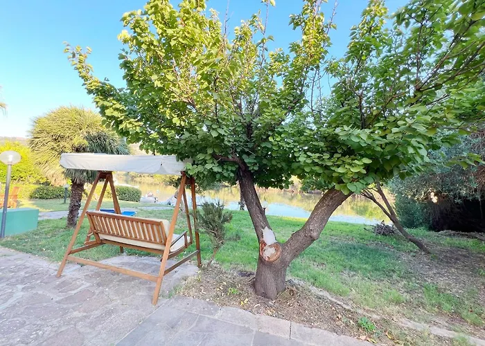 Exclusive Riverside House In The Center Of - Private Garden And Parking